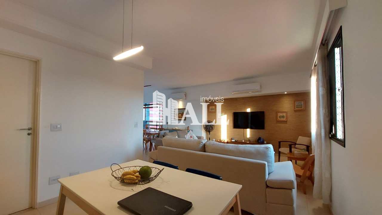 Apartamento à venda com 3 quartos, 138m² - Foto 2