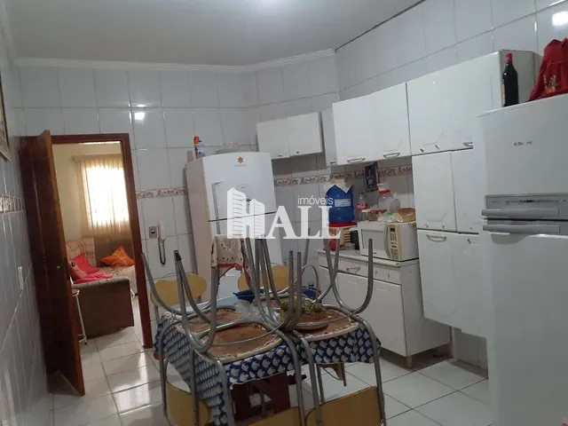 Casa à venda com 3 quartos, 140m² - Foto 1