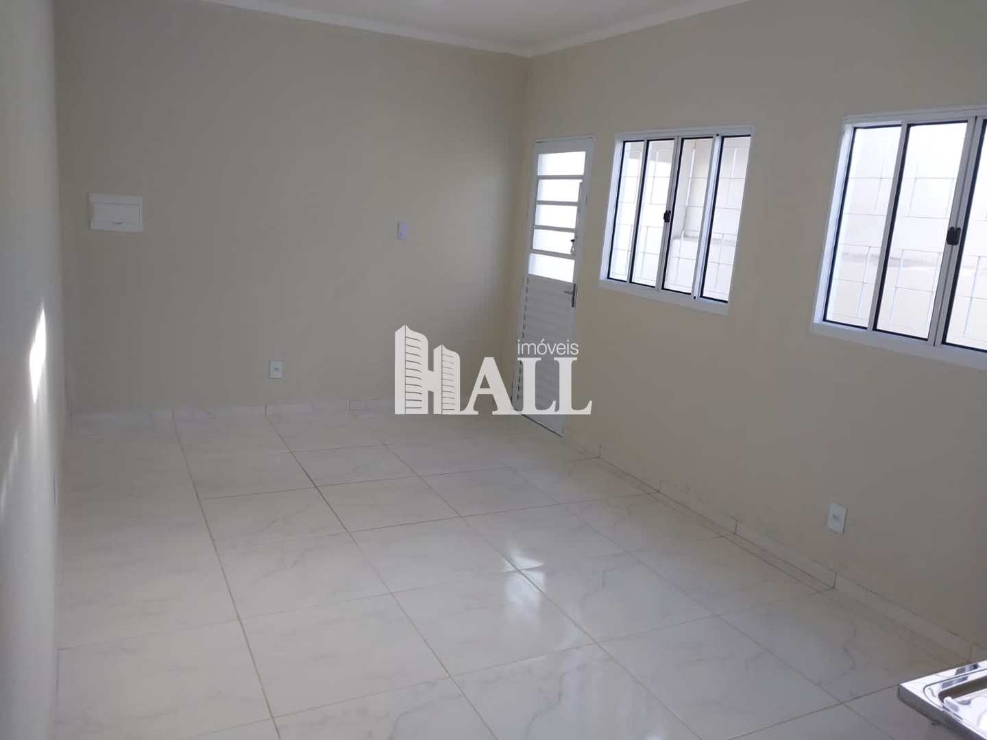 Casa à venda com 4 quartos, 55m² - Foto 1