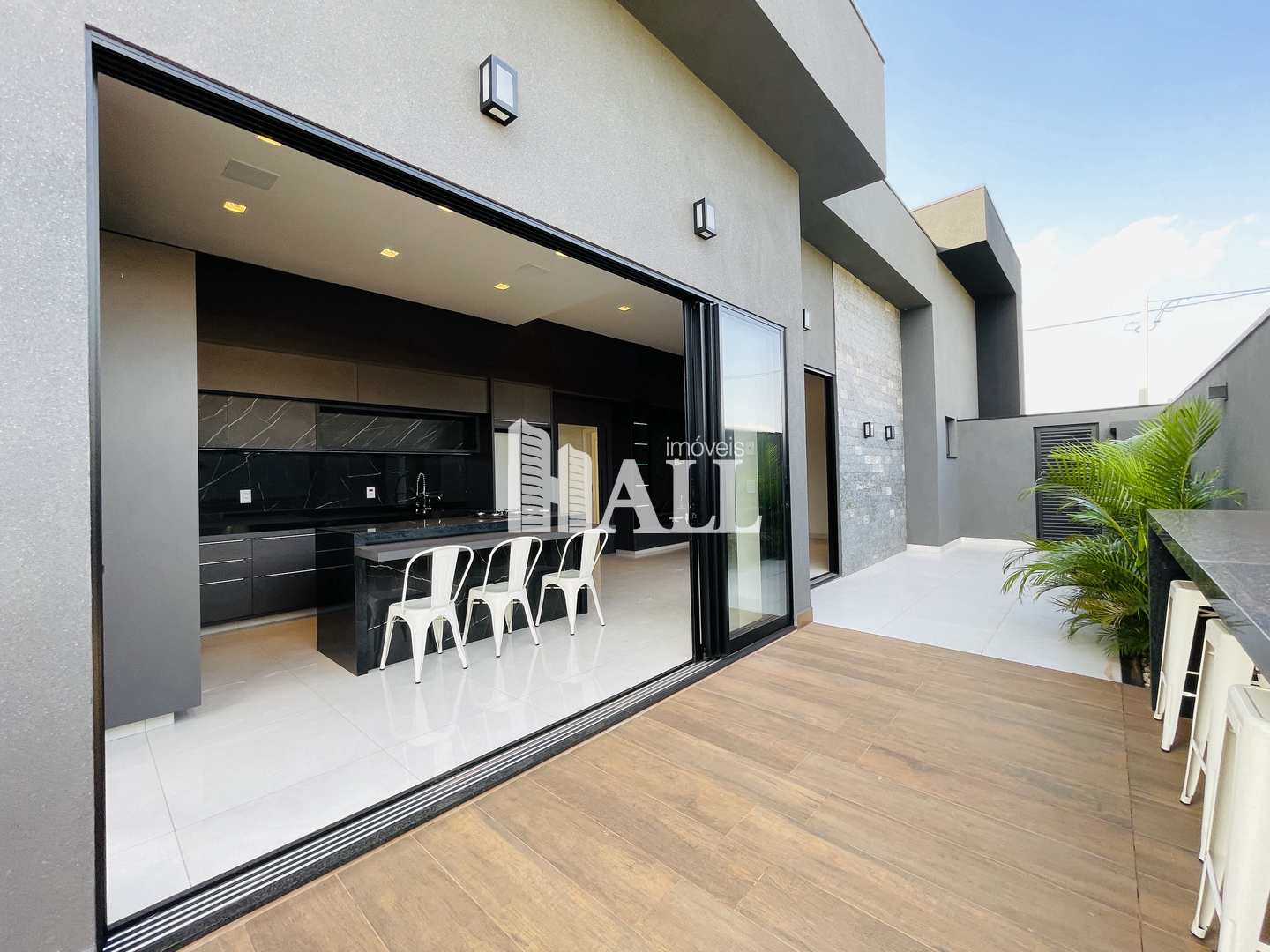 Casa de Condomínio à venda com 3 quartos, 168m² - Foto 1