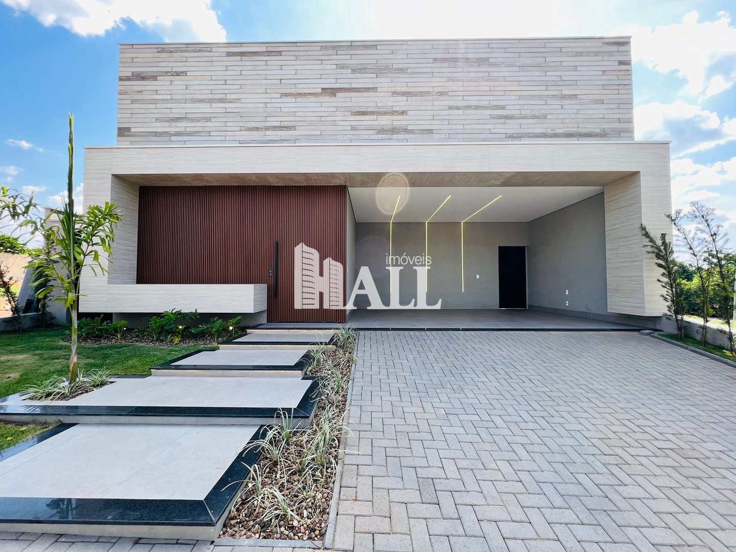 Casa de Condomínio à venda com 3 quartos, 215m² - Foto 2