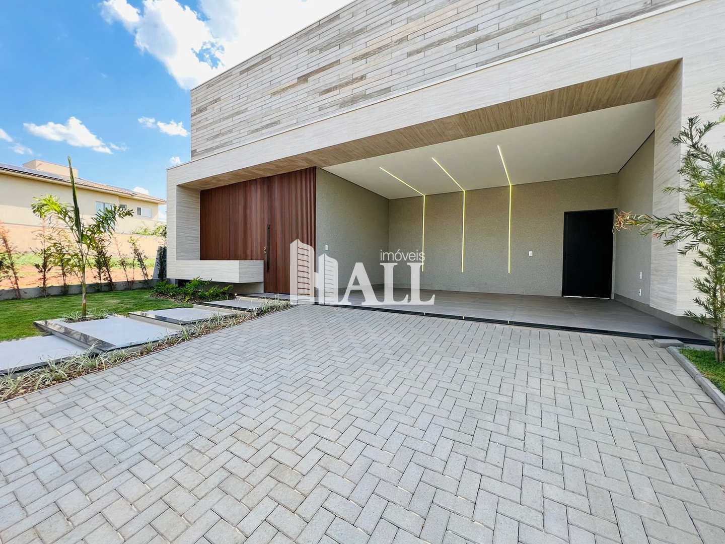 Casa de Condomínio à venda com 3 quartos, 215m² - Foto 1