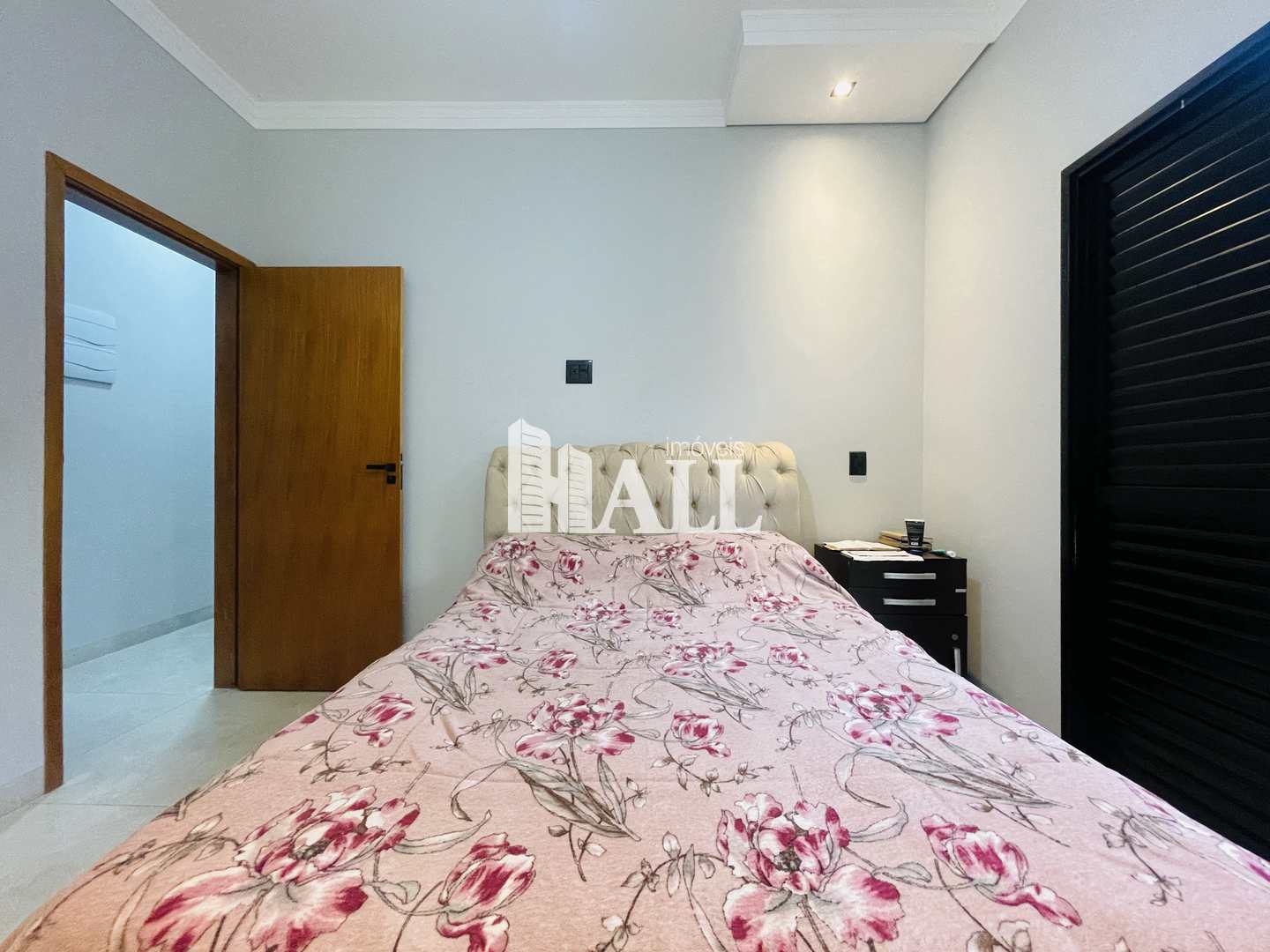 Casa de Condomínio à venda com 3 quartos, 200m² - Foto 2