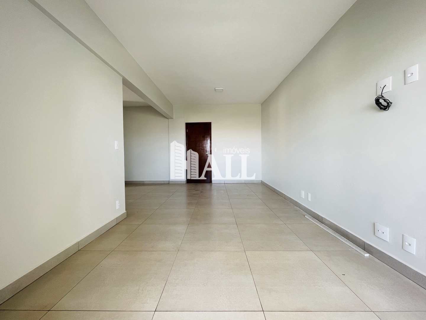 Apartamento à venda com 2 quartos, 93m² - Foto 2