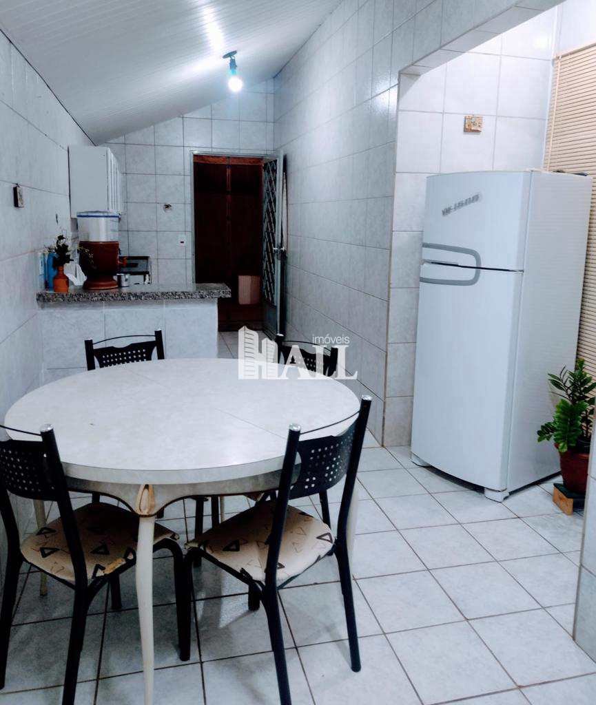 Casa à venda com 2 quartos, 200m² - Foto 3