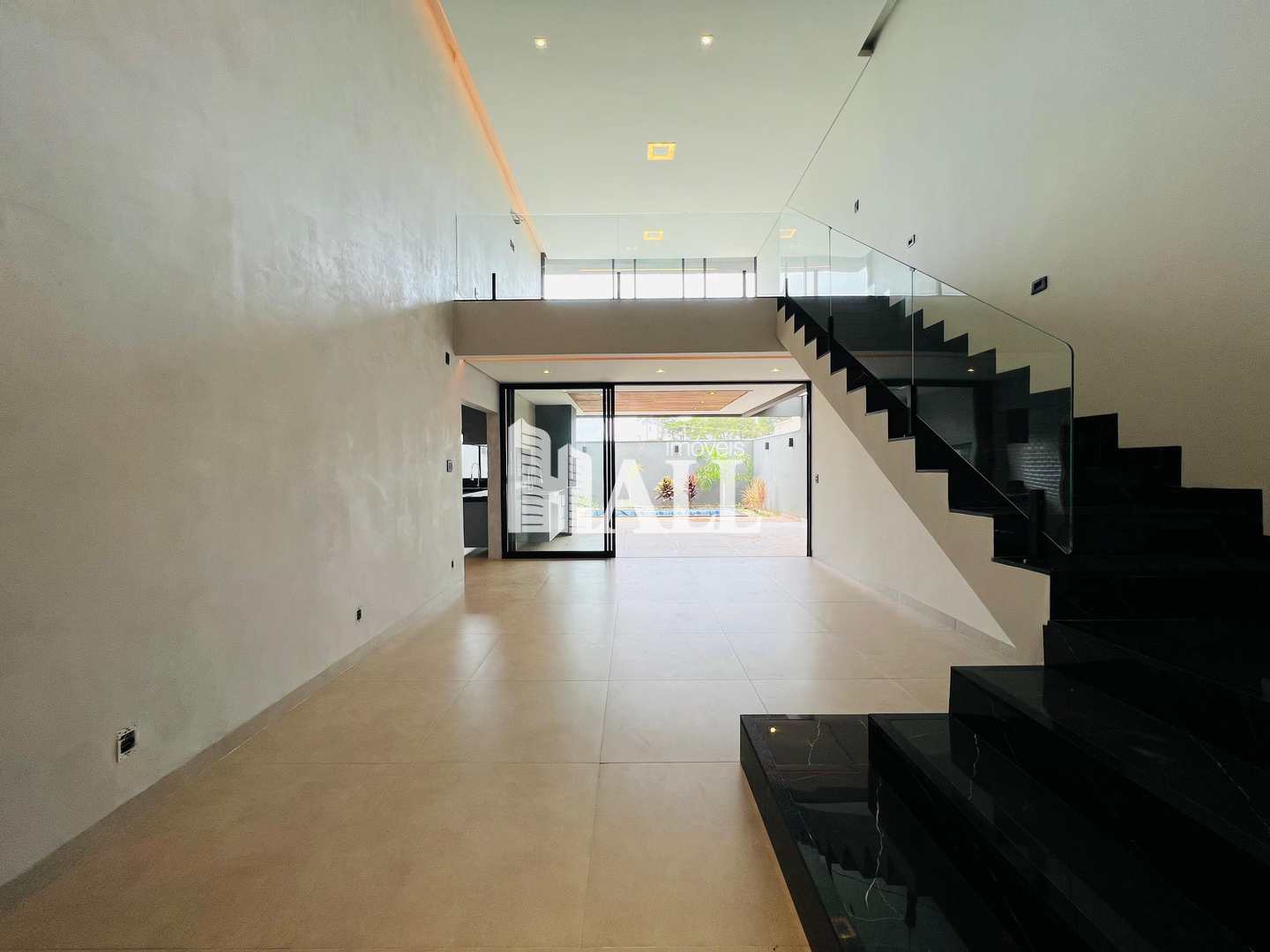 Casa com 3 quartos à venda, 243m² — foto 24 de 43