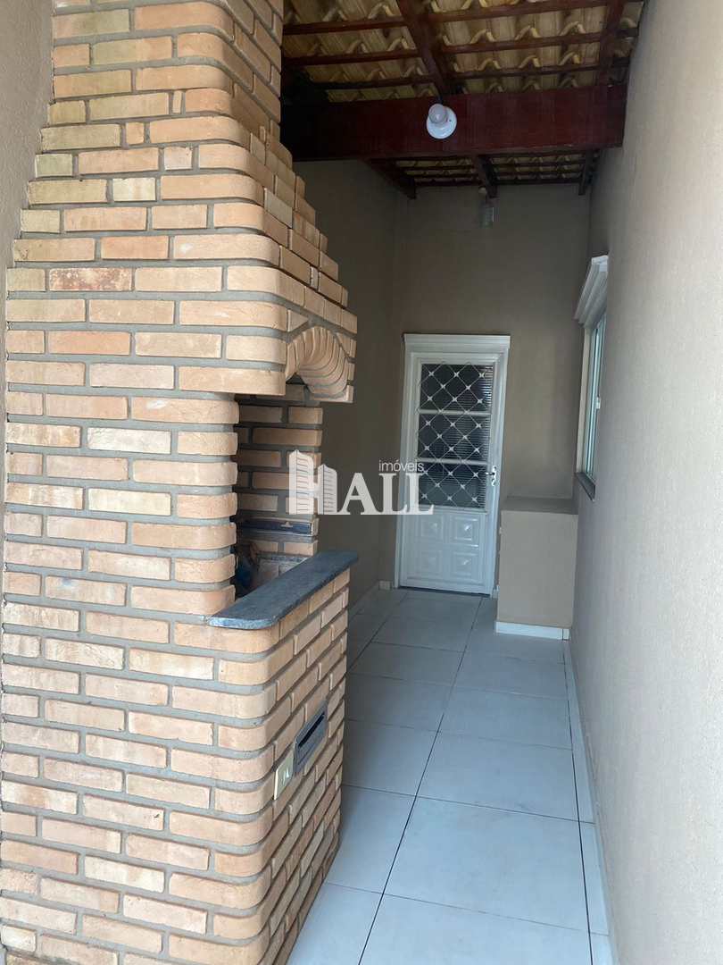 Casa com 3 quartos à venda, 216m² — foto 3 de 13