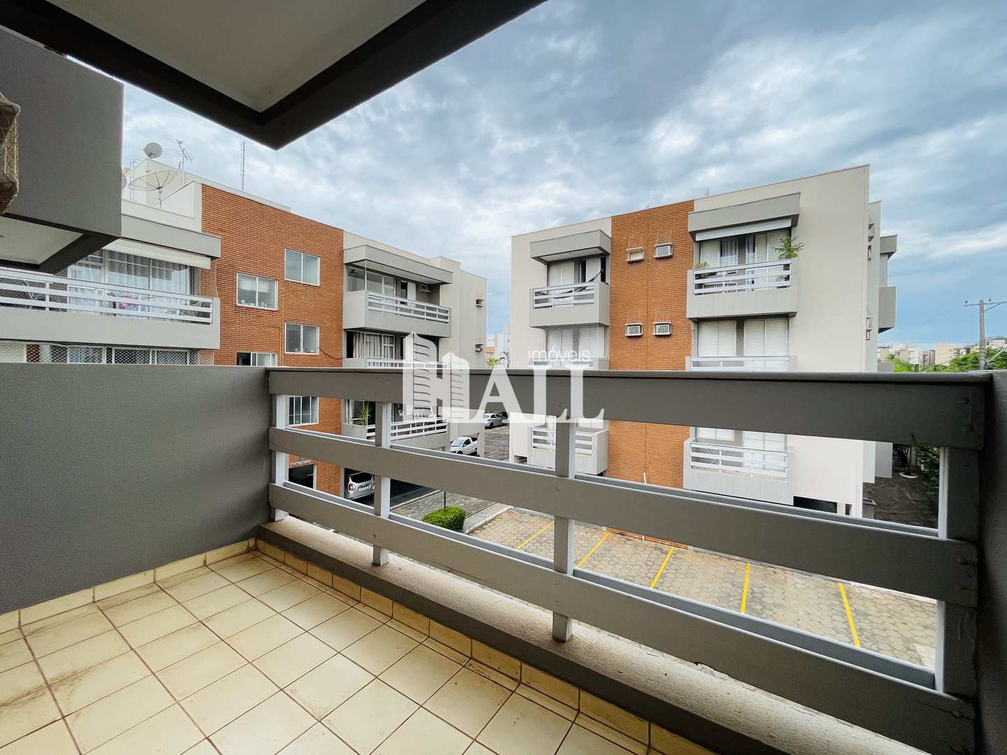 Apartamento à venda com 3 quartos, 100m² - Foto 1