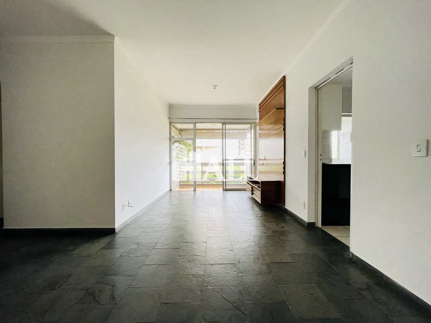 Apartamento à venda com 3 quartos, 100m² - Foto 2