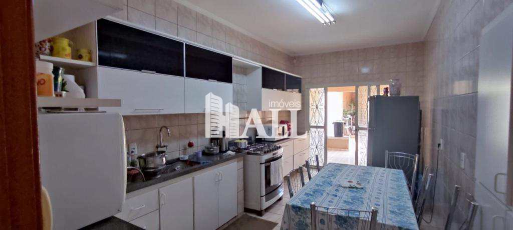 Casa à venda com 3 quartos, 227m² - Foto 5