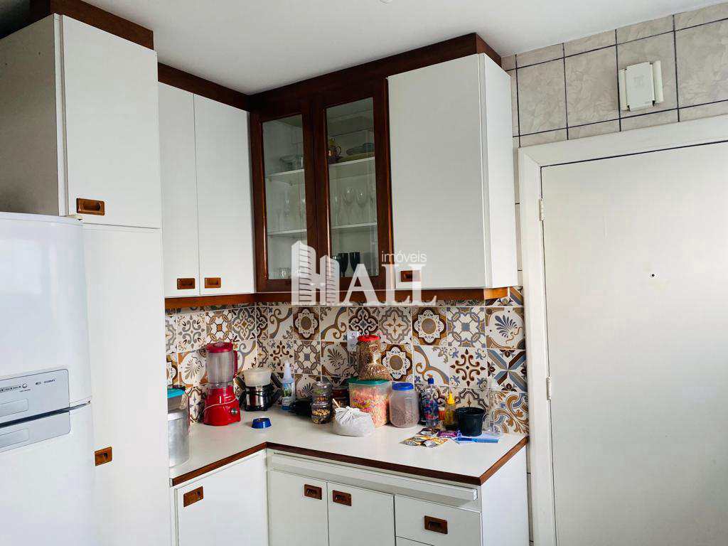 Apartamento à venda com 3 quartos, 98m² - Foto 2