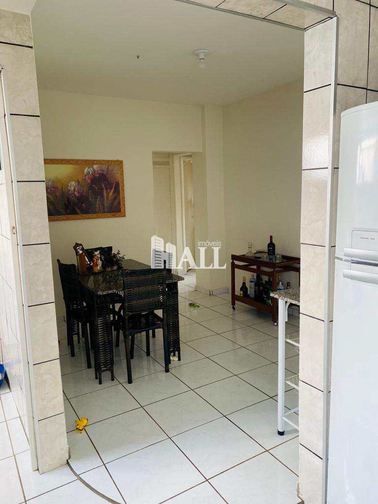 Apartamento à venda com 3 quartos, 98m² - Foto 1