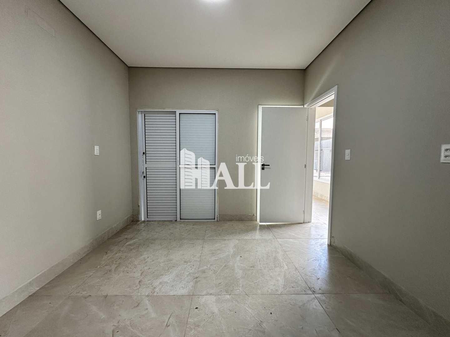 Casa de Condomínio à venda com 3 quartos, 227m² - Foto 2