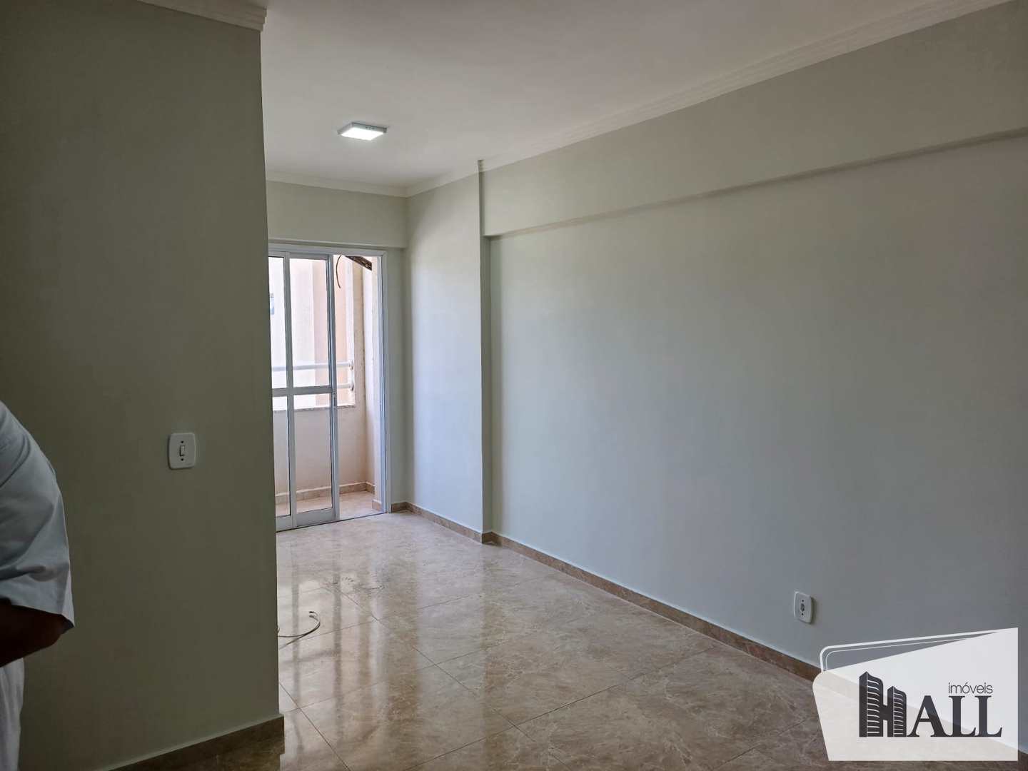 Apartamento à venda com 2 quartos, 70m² - Foto 2