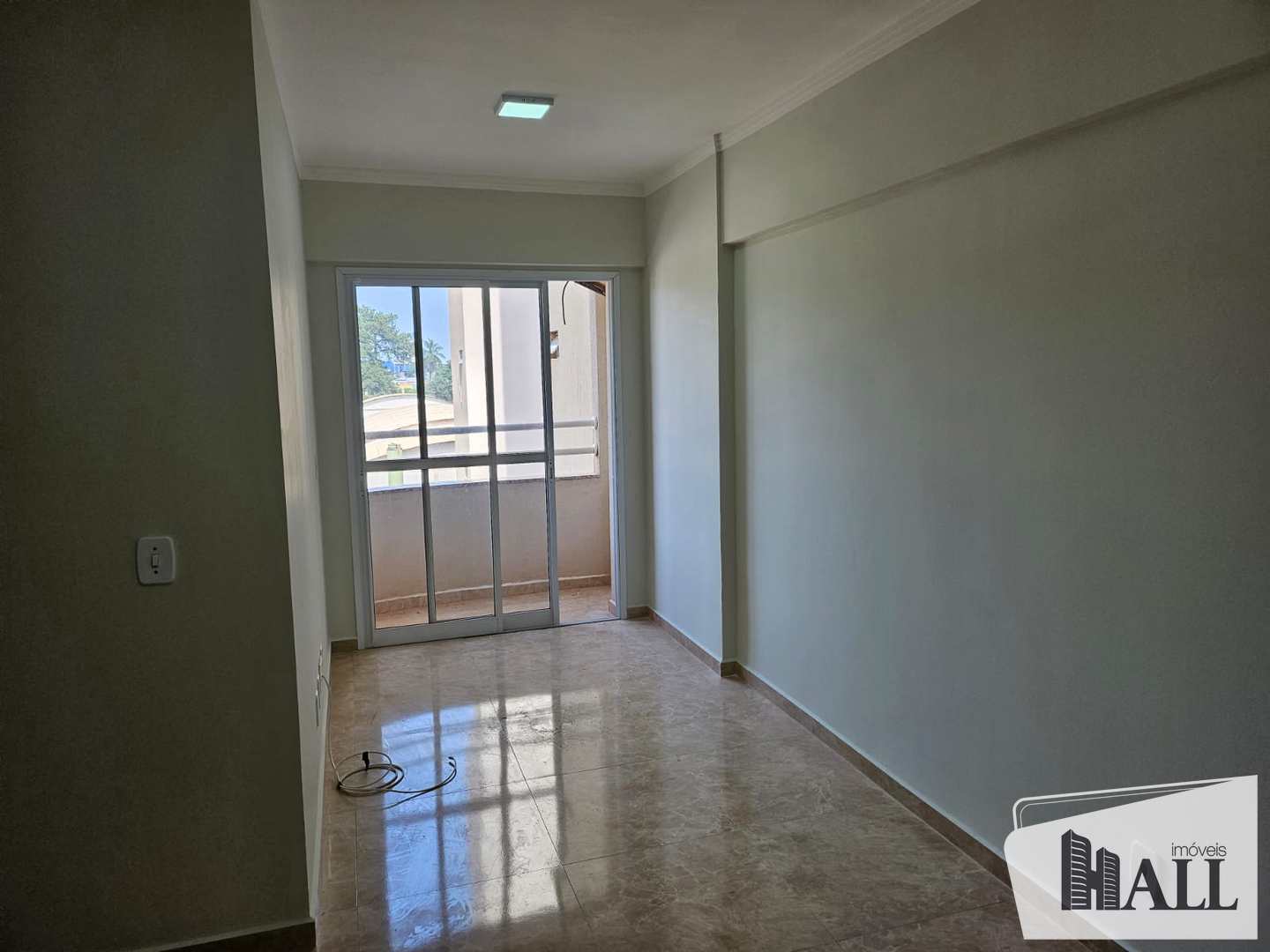 Apartamento à venda com 2 quartos, 70m² - Foto 3