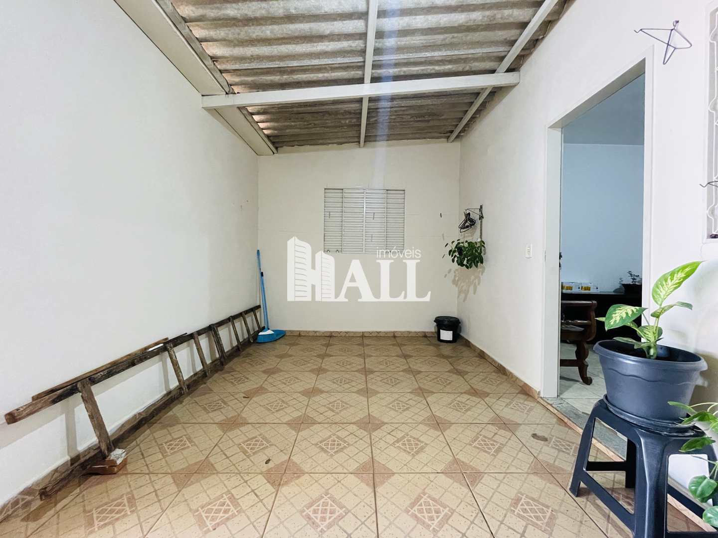 Casa à venda com 2 quartos, 60m² - Foto 2