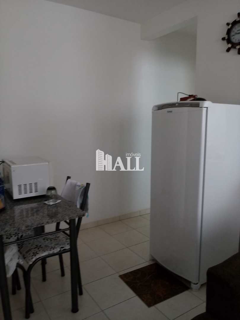 Apartamento à venda com 2 quartos, 42m² - Foto 2