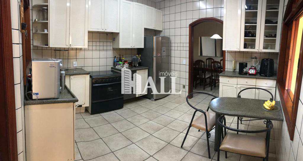 Casa à venda com 3 quartos, 270m² - Foto 14