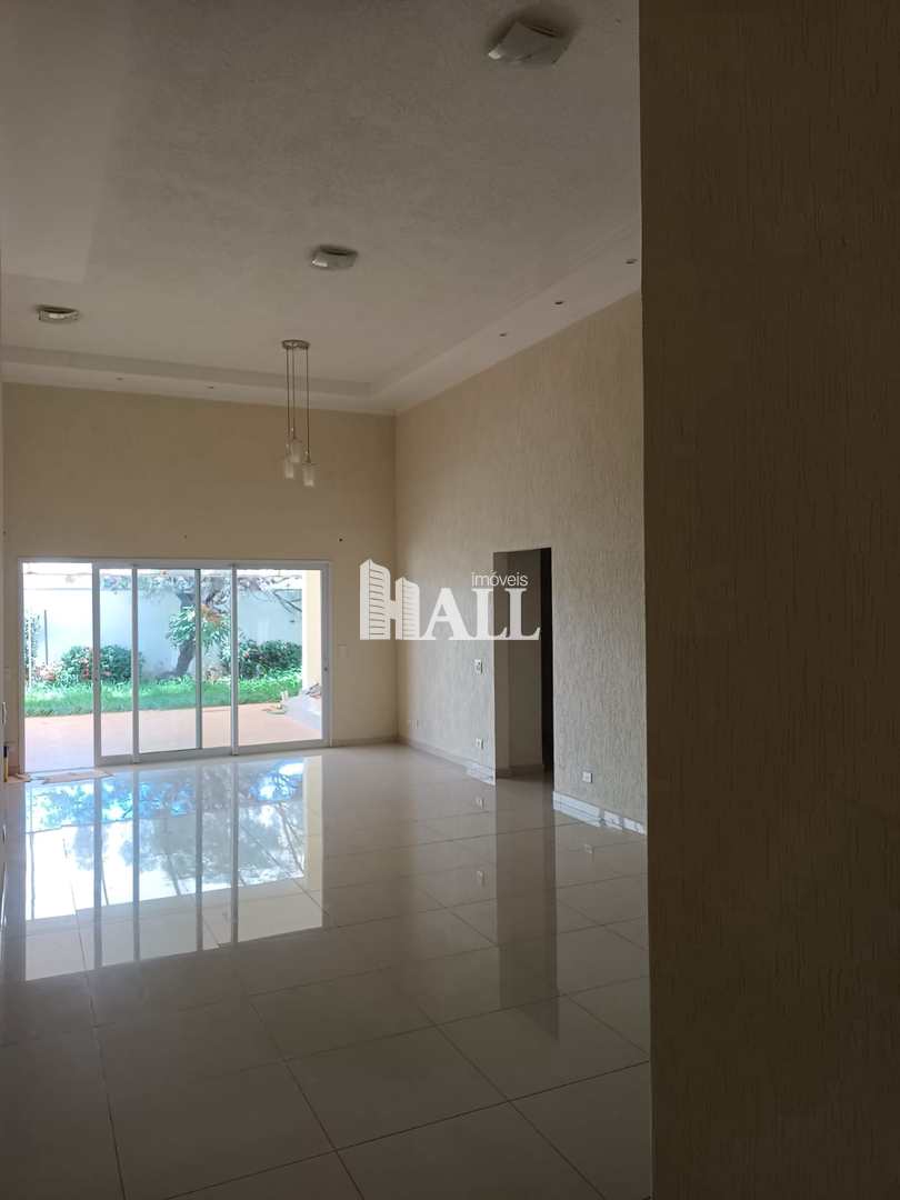 Casa à venda com 3 quartos, 255m² - Foto 1