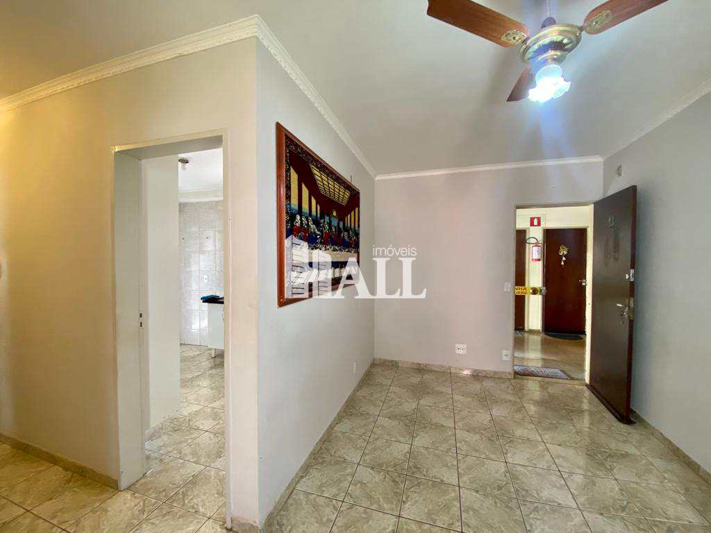 Apartamento à venda com 2 quartos, 75m² - Foto 2