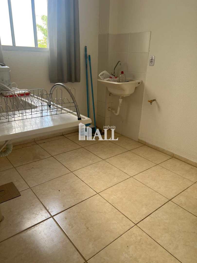 Apartamento à venda com 2 quartos, 42m² - Foto 2