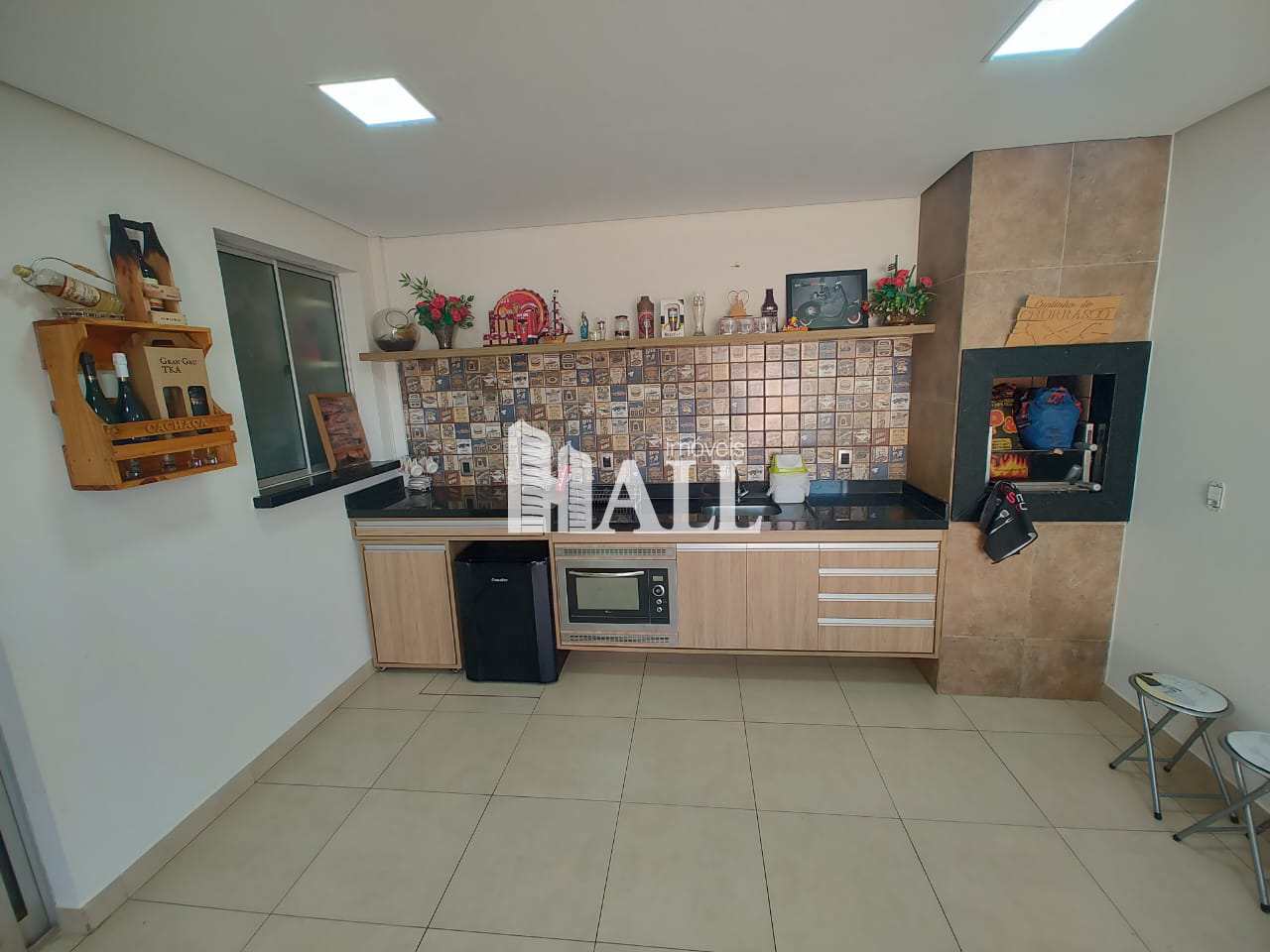 Apartamento à venda com 2 quartos, 64m² - Foto 1