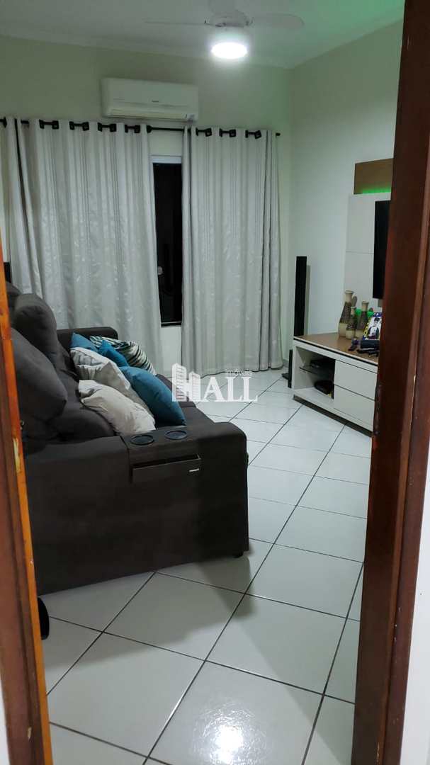 Casa à venda com 3 quartos, 130m² - Foto 1