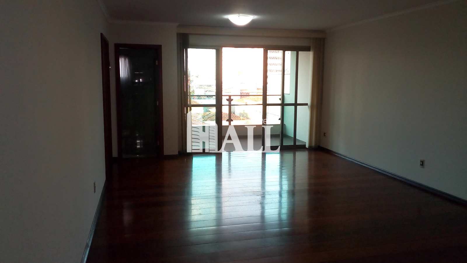 Apartamento com 3 quartos à venda, 145m² — foto 1 de 28