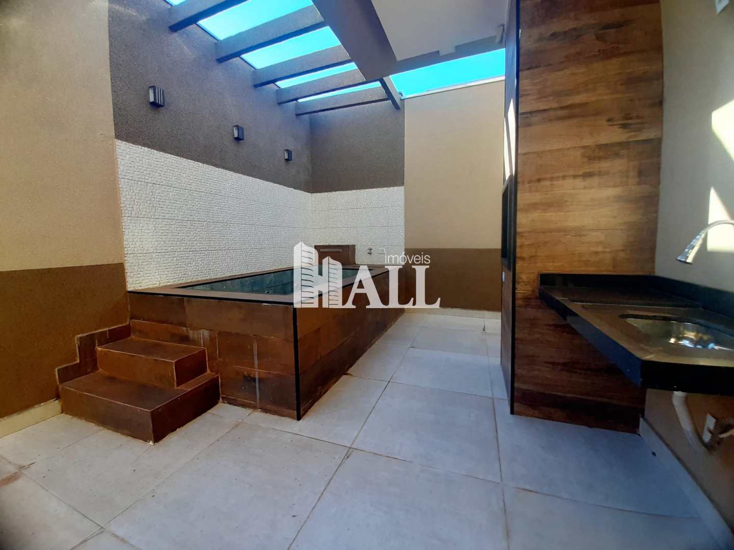 Casa à venda com 3 quartos, 170m² - Foto 2