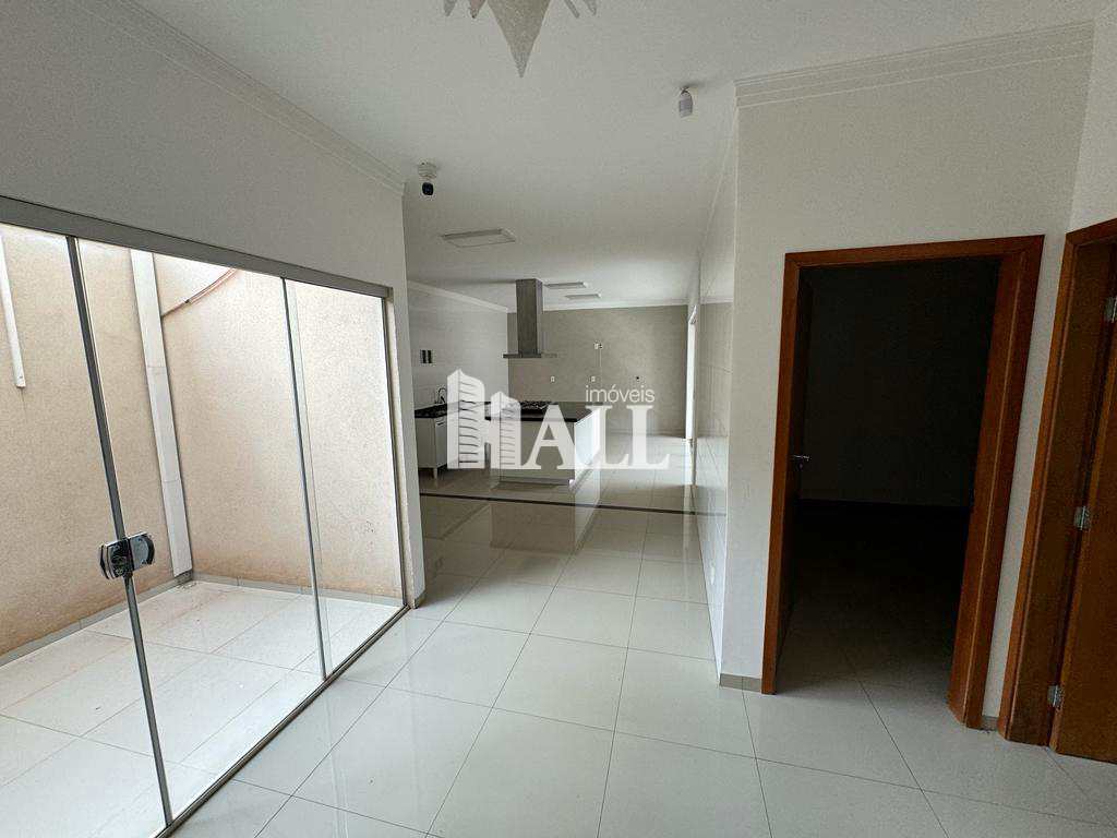 Casa à venda com 3 quartos, 210m² - Foto 2