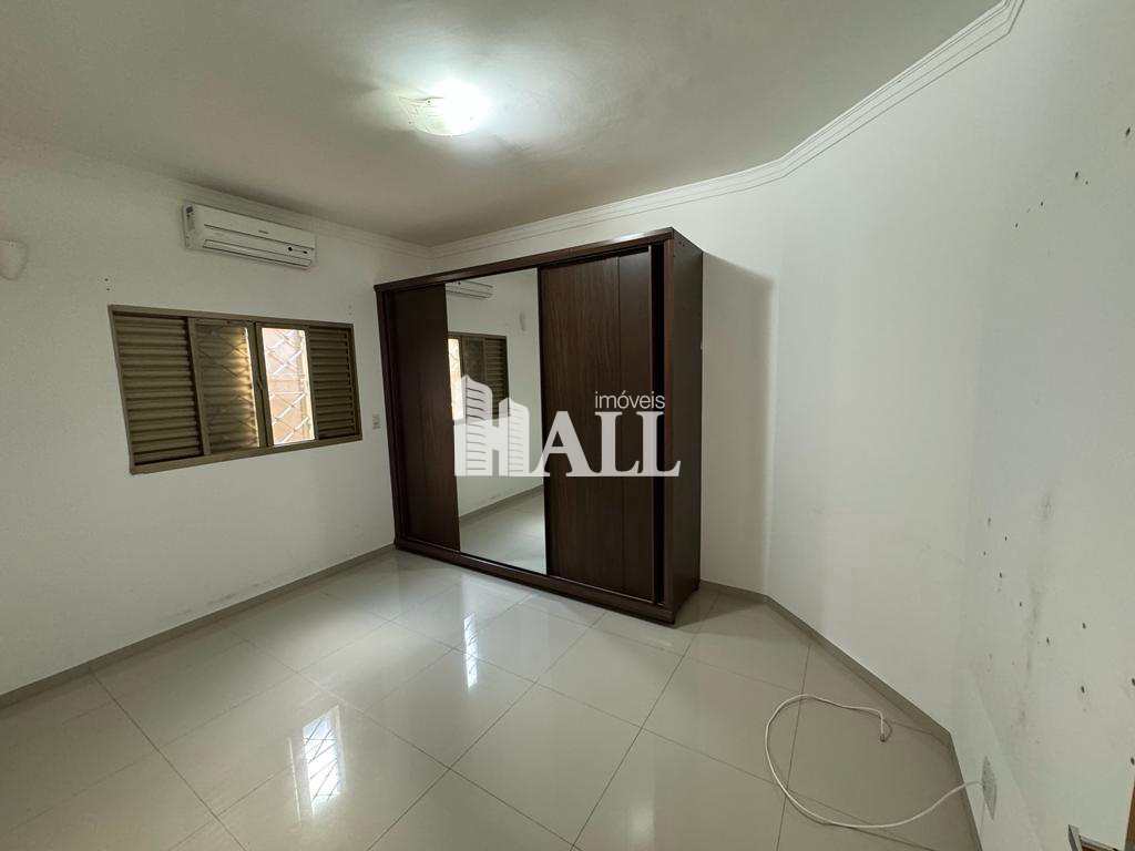 Casa à venda com 3 quartos, 210m² - Foto 11