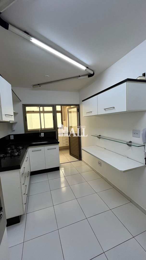 Apartamento à venda com 3 quartos, 110m² - Foto 1