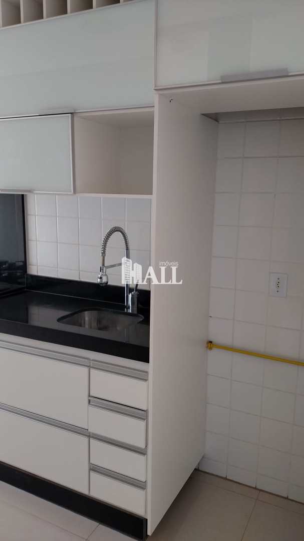 Apartamento à venda com 2 quartos, 65m² - Foto 2