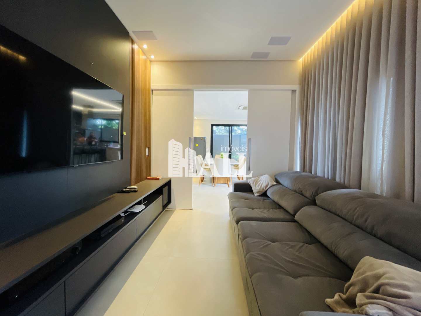 Casa de Condomínio à venda com 3 quartos, 239m² - Foto 3