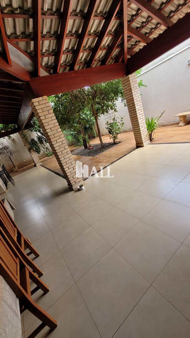 Casa à venda com 3 quartos, 244m² - Foto 25