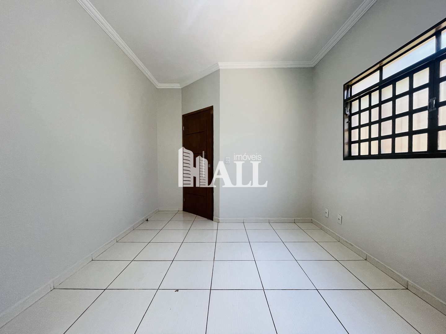 Casa à venda com 3 quartos, 220m² - Foto 2