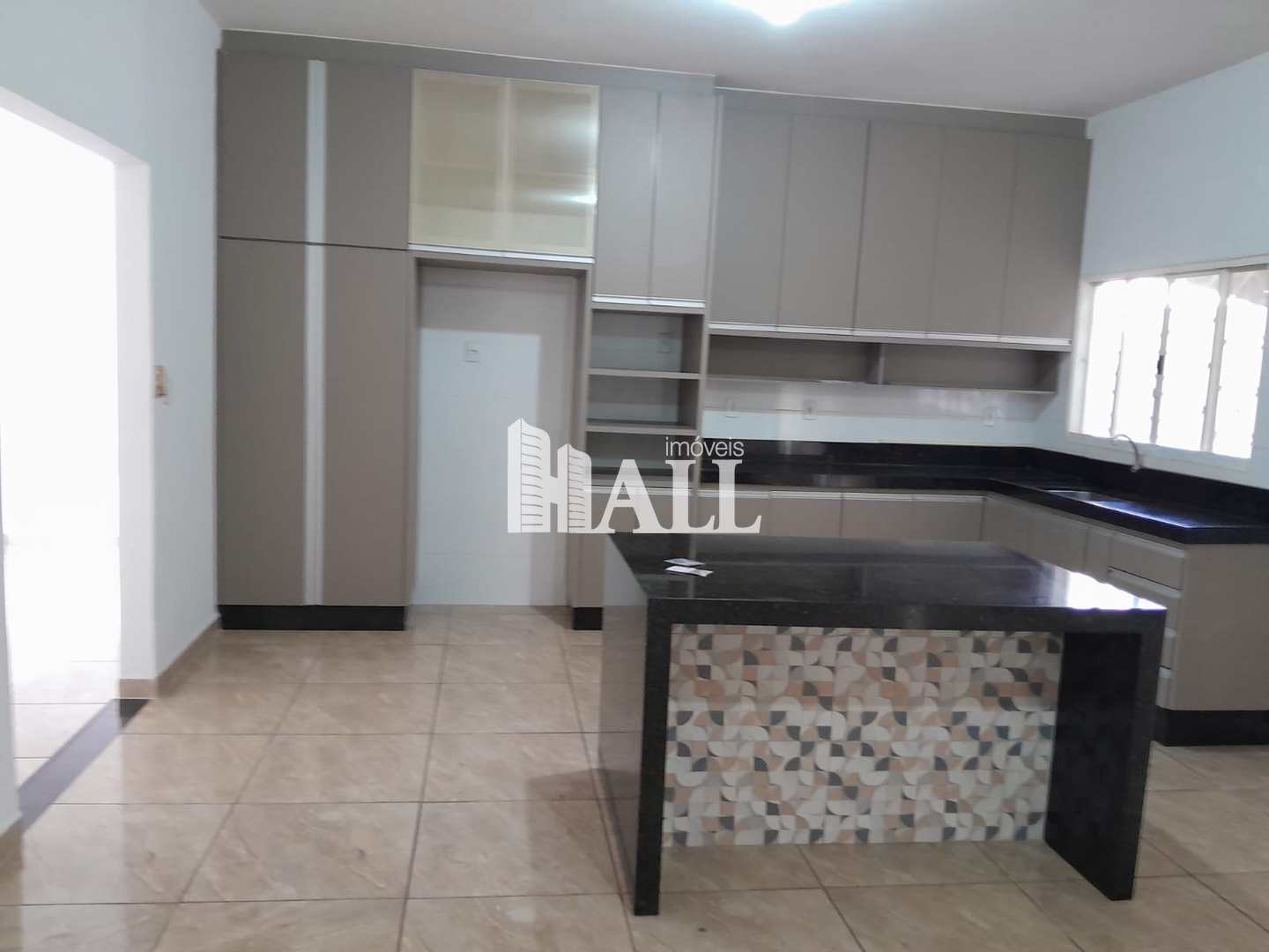 Casa à venda com 3 quartos, 110m² - Foto 1