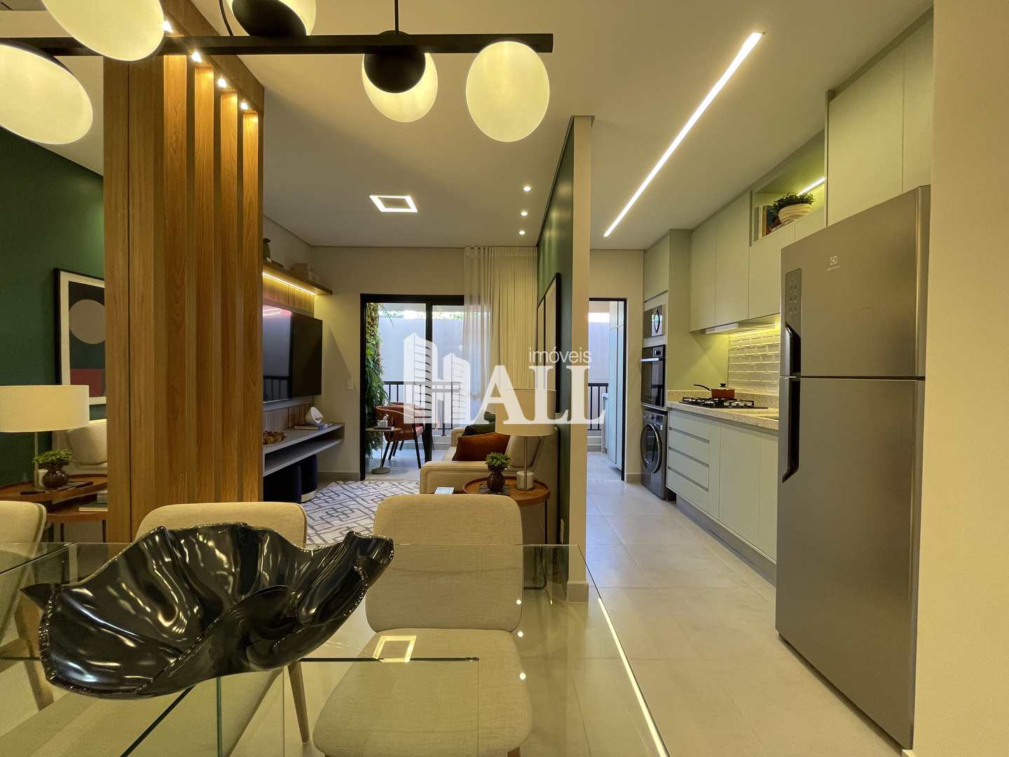 Apartamento à venda com 2 quartos, 64m² - Foto 1