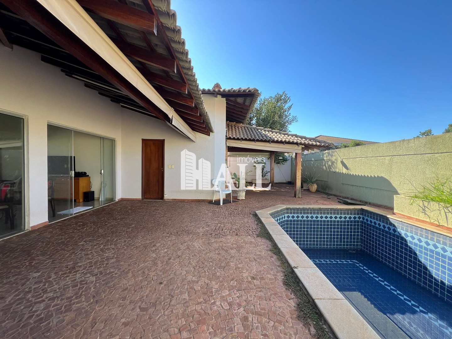 Casa de Condomínio à venda com 3 quartos, 250m² - Foto 3