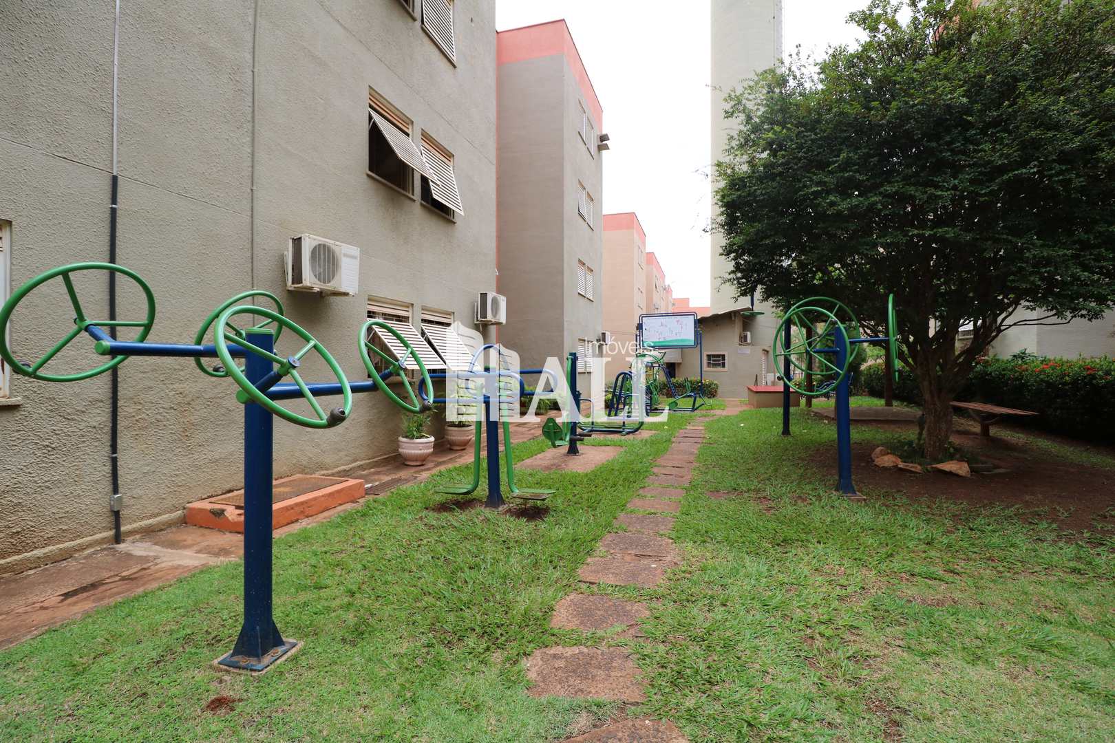 Apartamento à venda com 2 quartos, 75m² - Foto 17