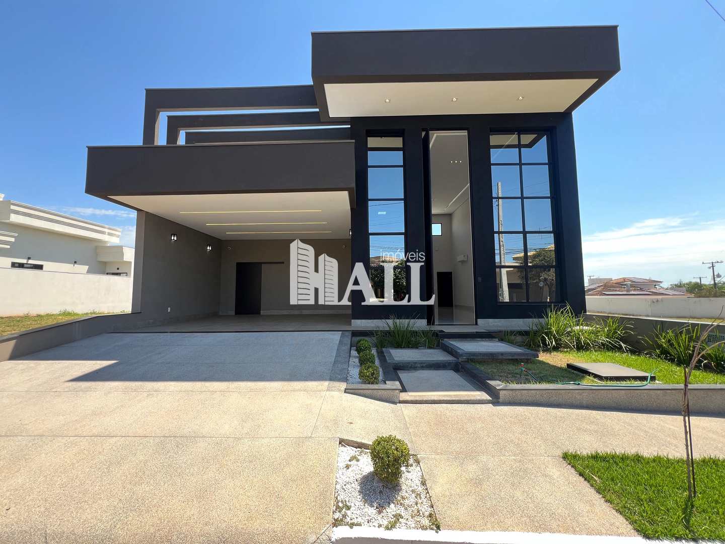 Casa de Condomínio à venda com 3 quartos, 230m² - Foto 1