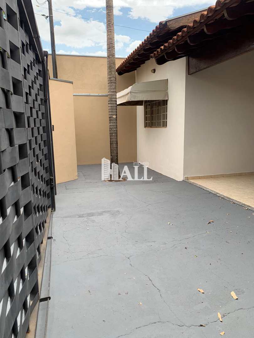 Casa à venda com 2 quartos, 140m² - Foto 2