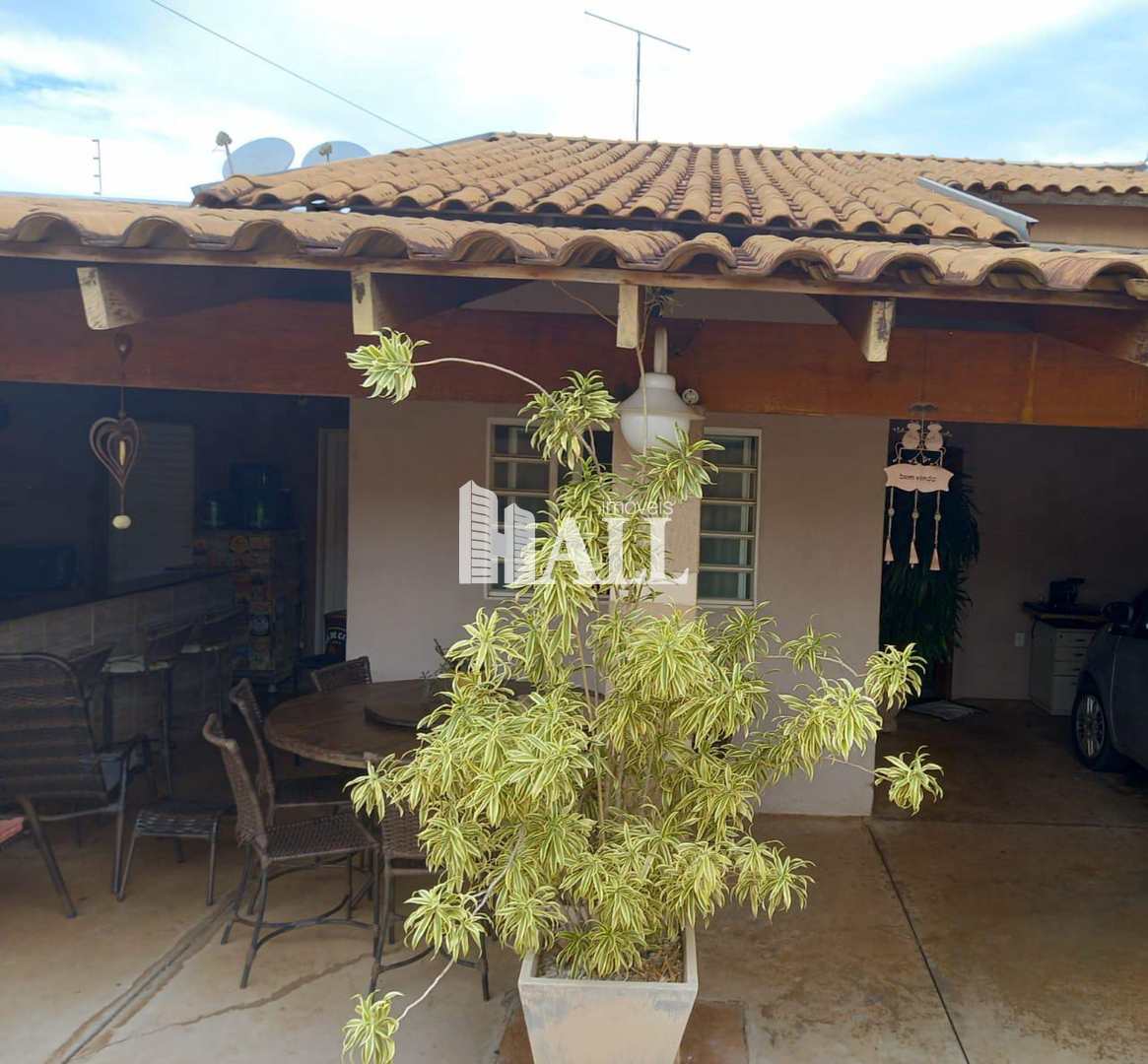 Casa à venda com 2 quartos, 210m² - Foto 1