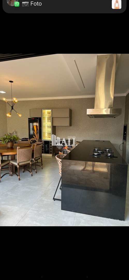 Casa à venda com 3 quartos, 350m² - Foto 1