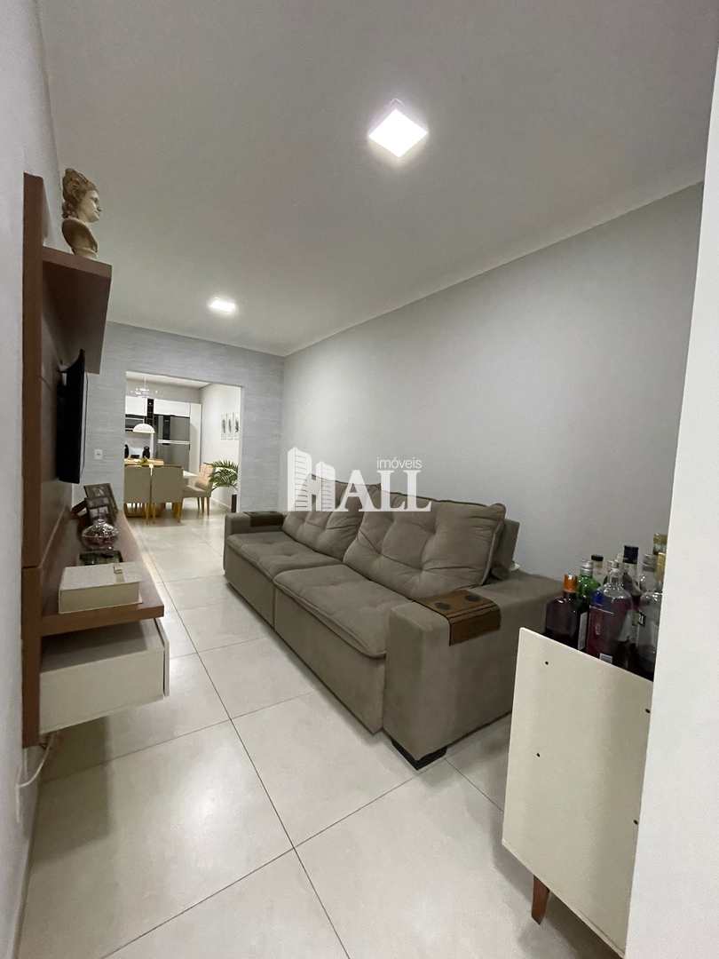 Casa à venda com 2 quartos, 140m² - Foto 1