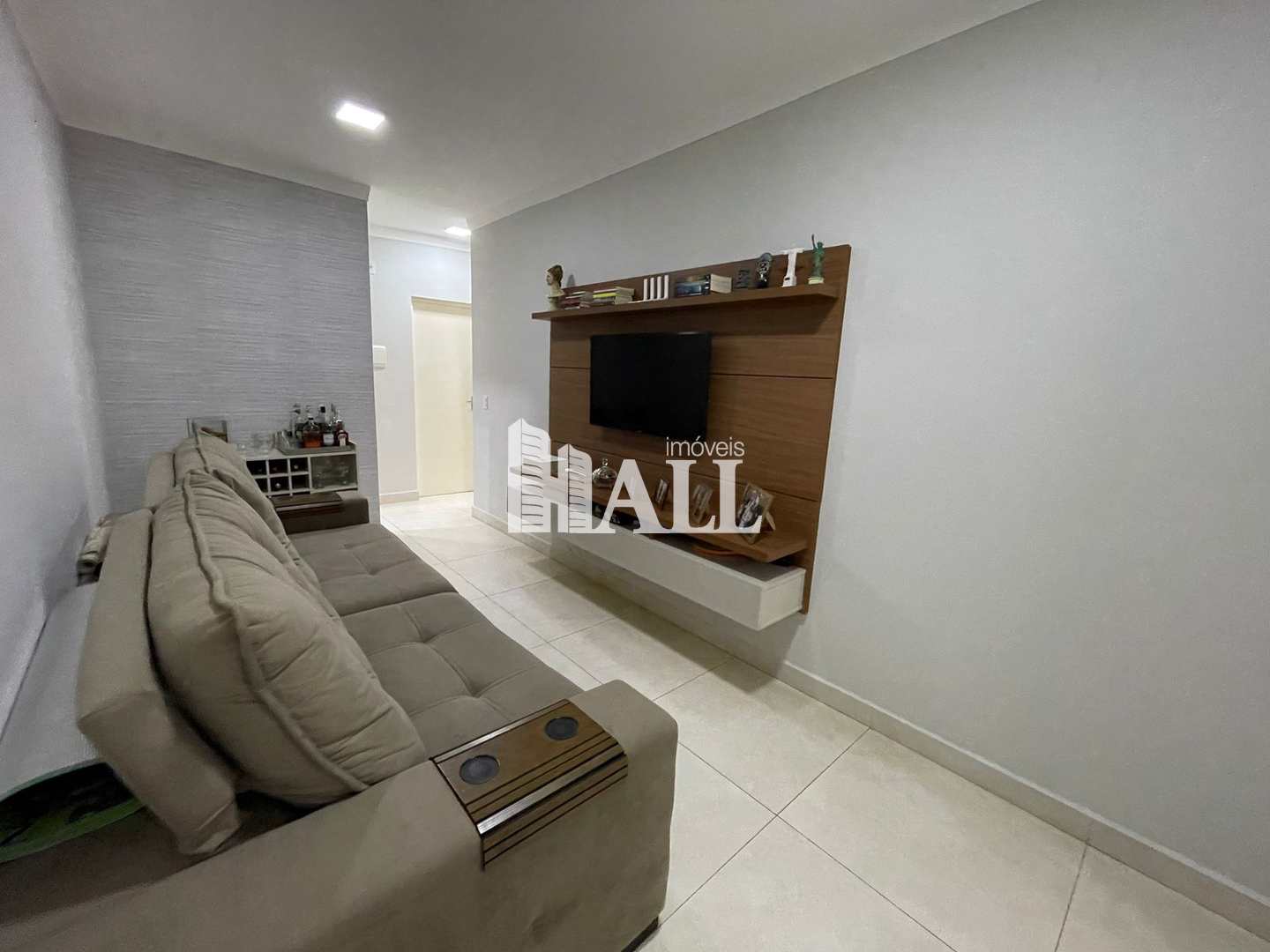 Casa à venda com 2 quartos, 140m² - Foto 2