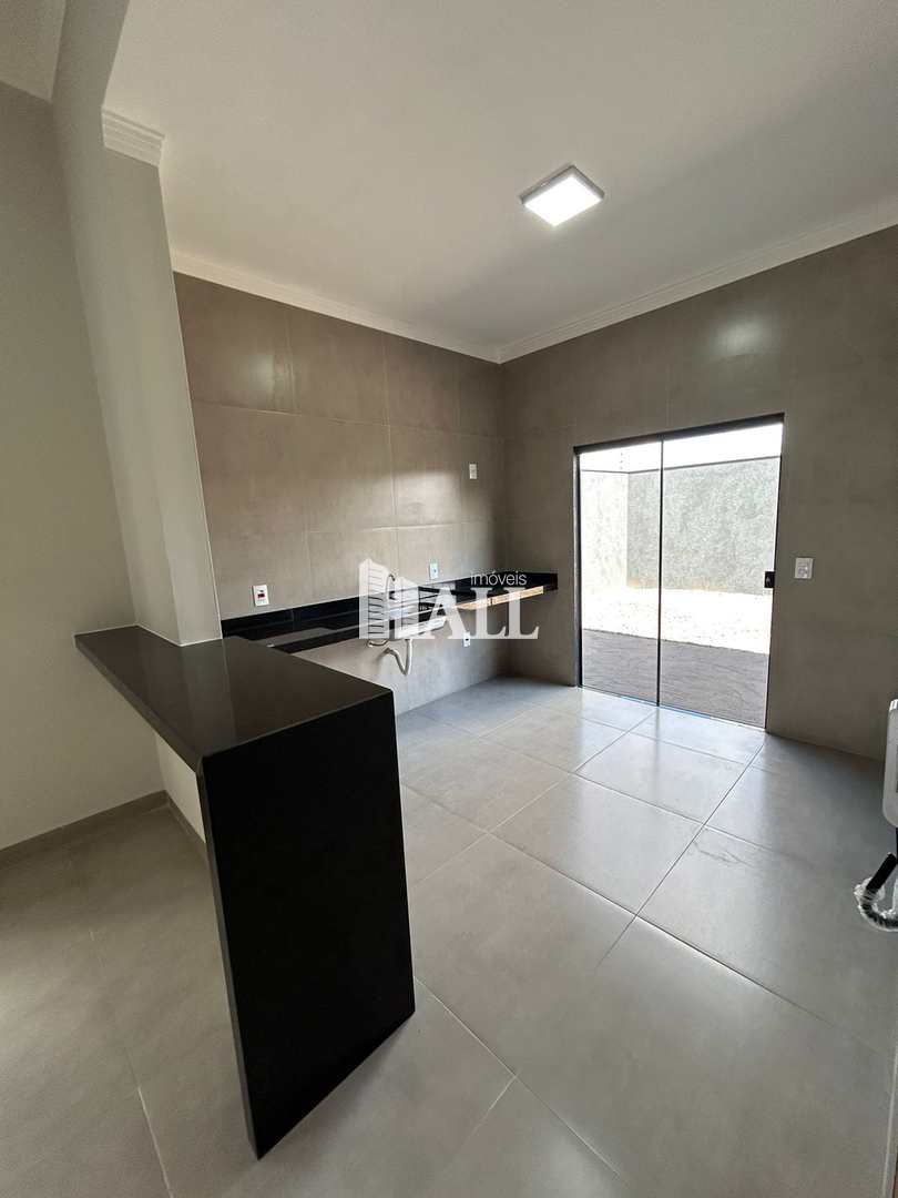 Casa à venda com 3 quartos, 92m² - Foto 2