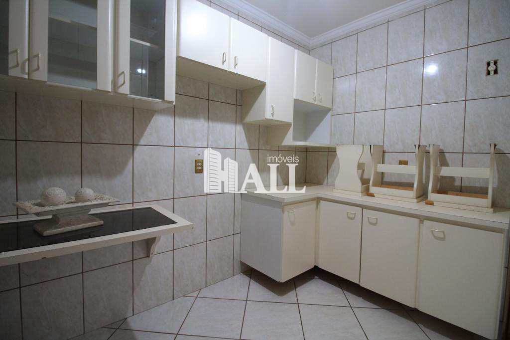 Apartamento à venda com 2 quartos, 68m² - Foto 3