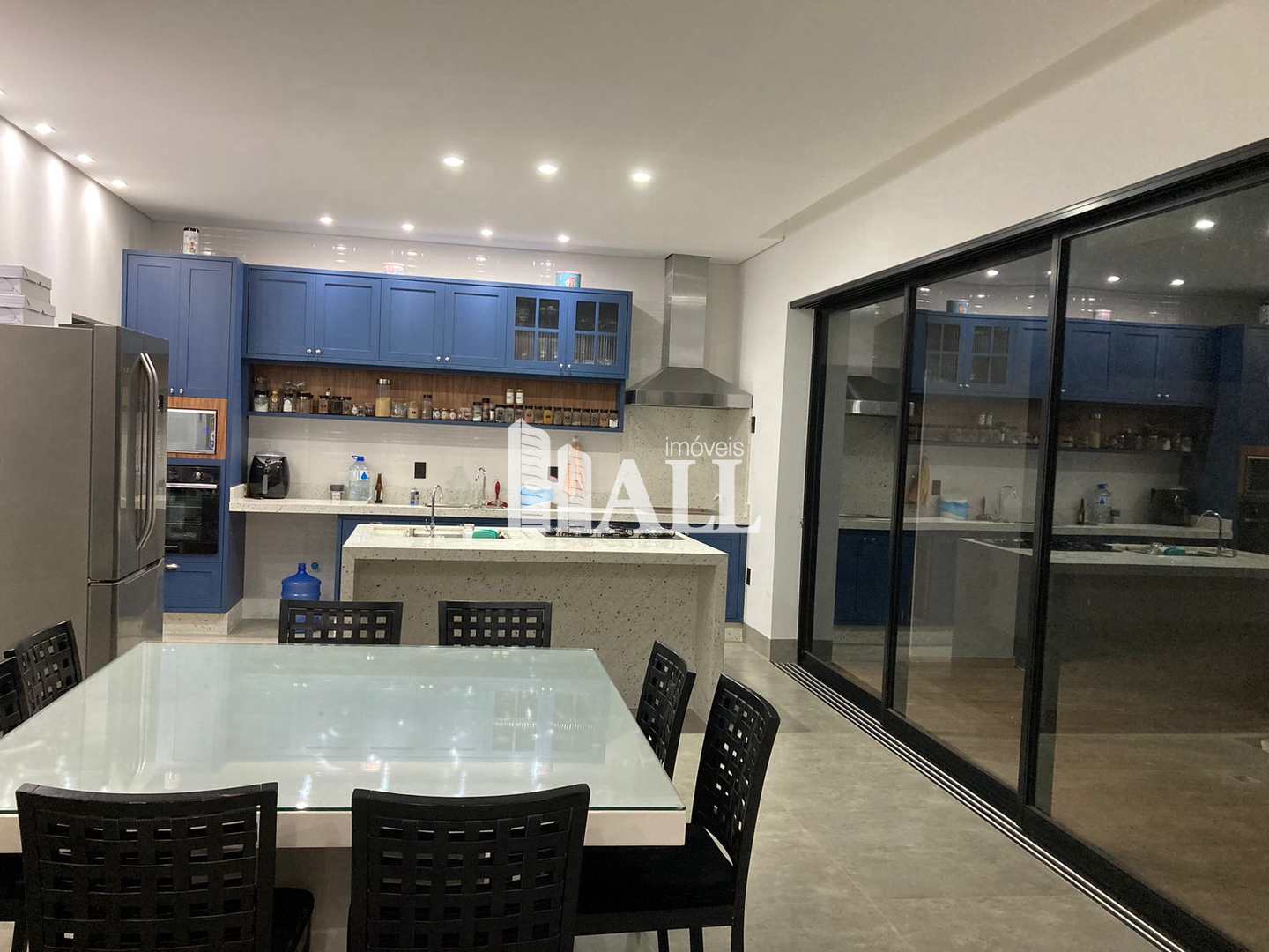 Casa à venda com 3 quartos, 210m² - Foto 4