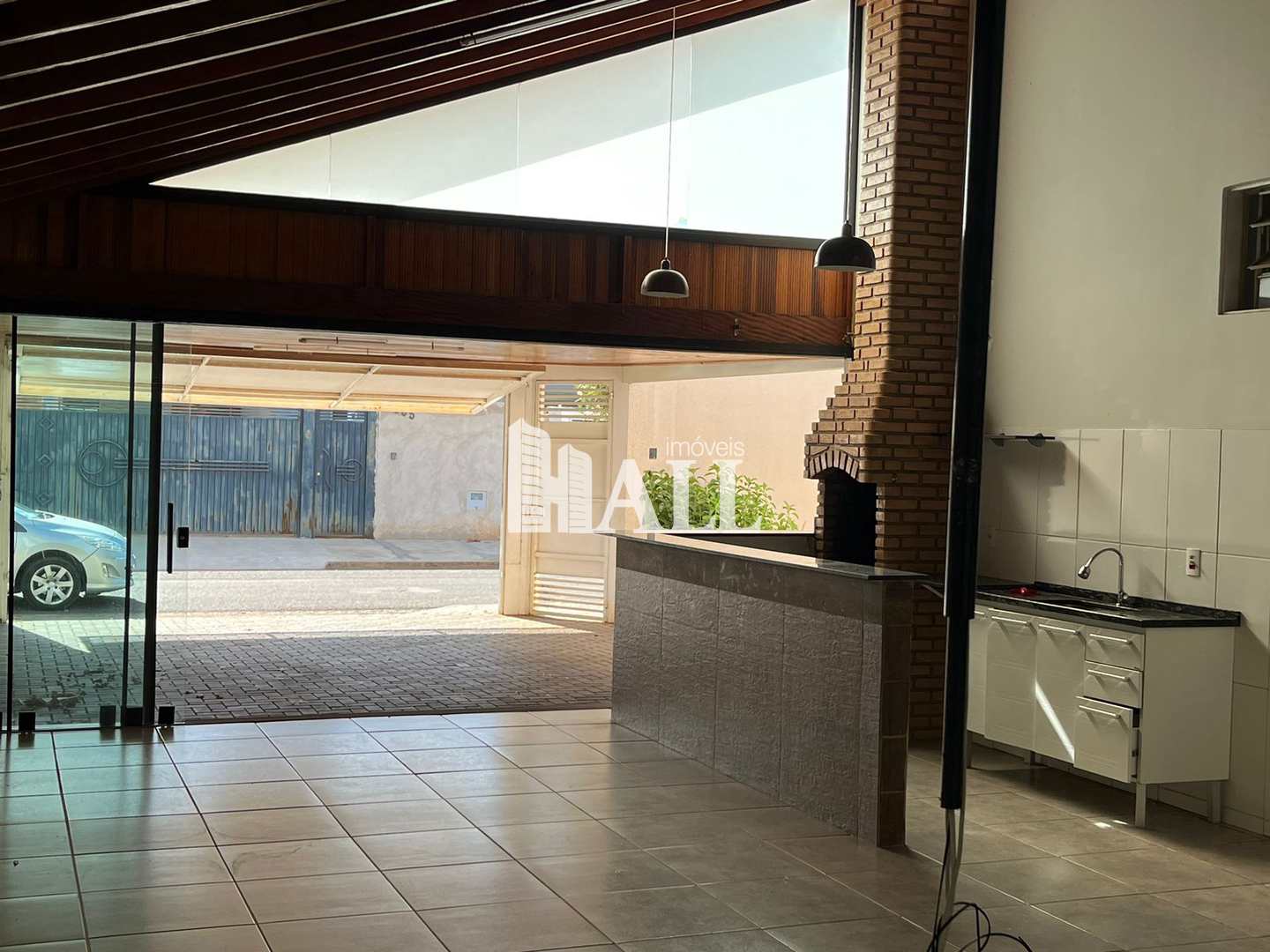 Casa à venda com 3 quartos, 175m² - Foto 1